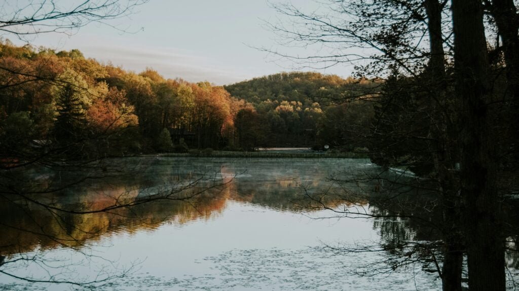 West Virginia's Watery Beauty: A Serene Morning